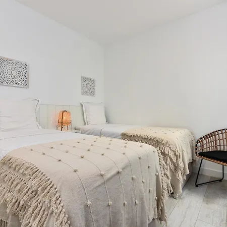 Apartamento Alcazaba Lagoon Διαμέρισμα Εστεπόνα